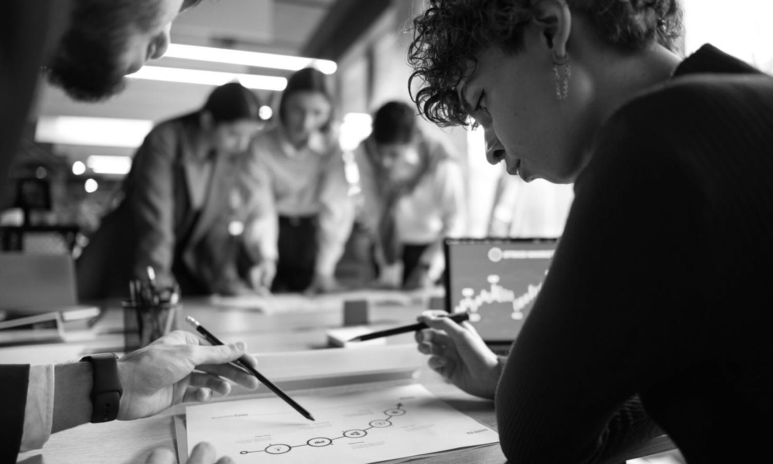 Espace de formation moderne avec équipements technologiques avancés